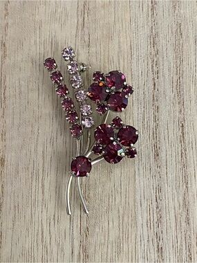 Vintage 1940s/50s Prong Set Floral Spray Bouquet Brooch | Deep Purple & Lavender